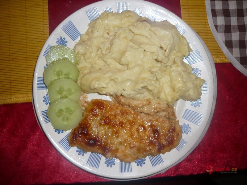 Vepřové řízky na sýrovo-smetanové omáčce - fotografie 5