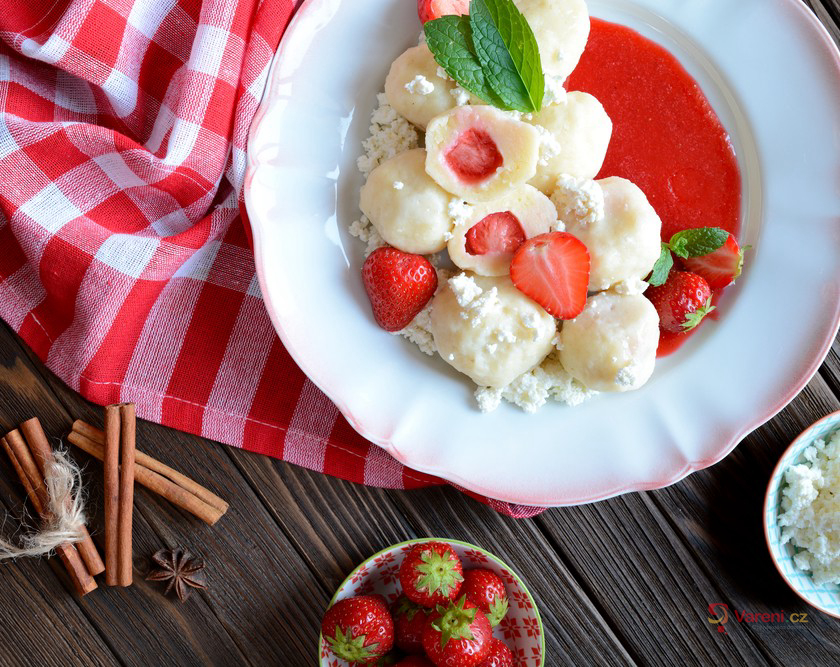 Tvarohové knedlíky plněné ovocem