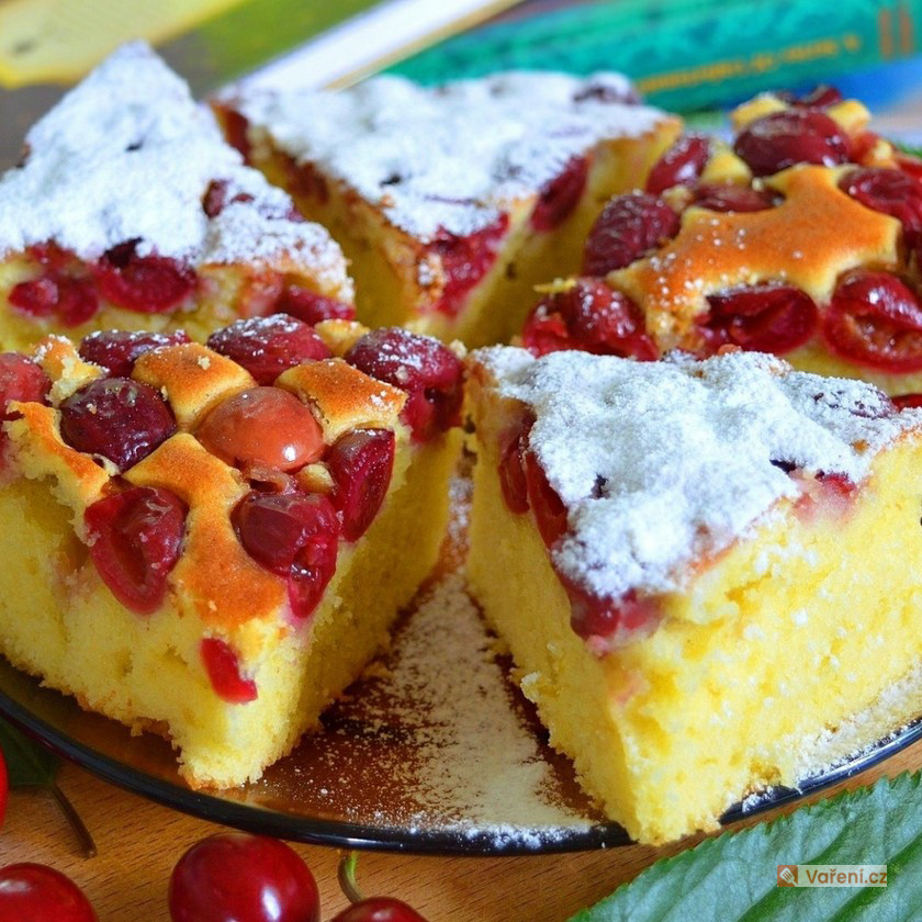 Bezlepková ovocná bublanina 