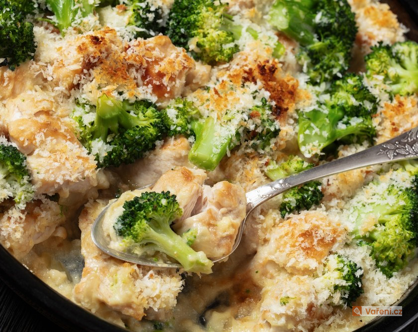 Kuřecí prsa na smetaně s brokolicí