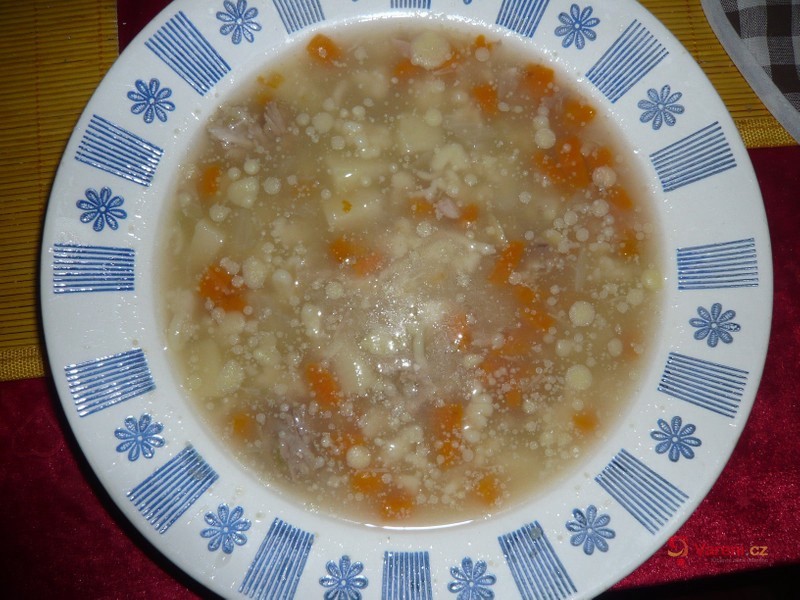 Drůbeží polévka s haluškami z pohanky - fotografie 2