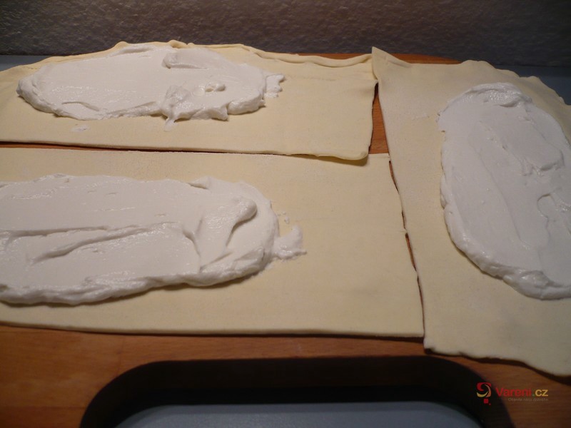 Tvarohovo-třešňový moučník - fotografie 2