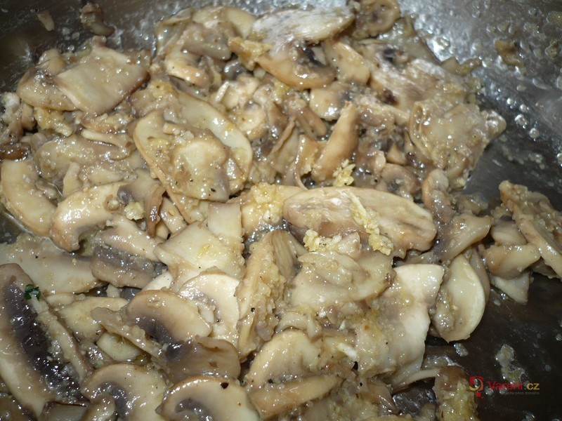 Kuskus se žampióny a kuřetem - fotografie 3