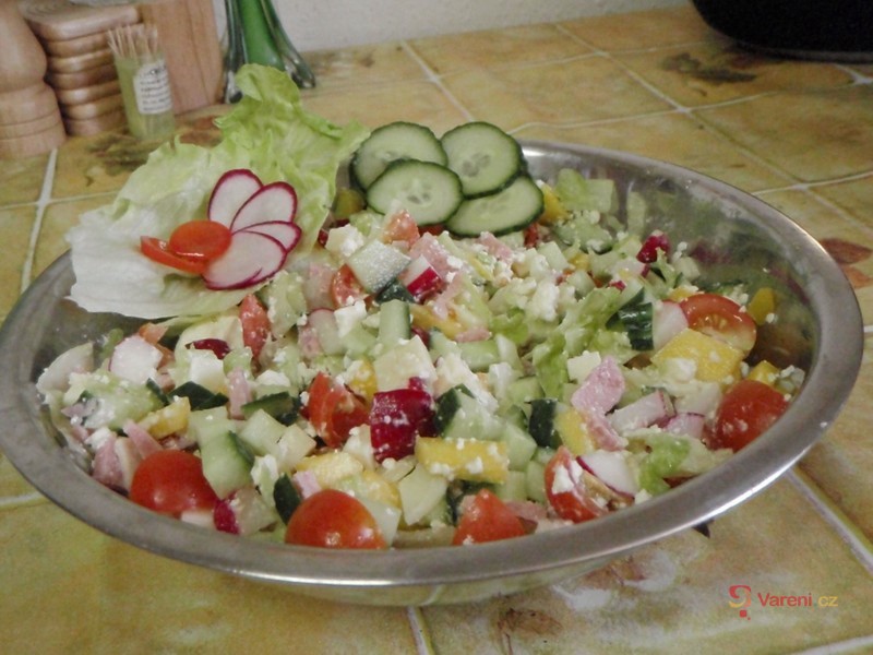 Lehký salát s mangem