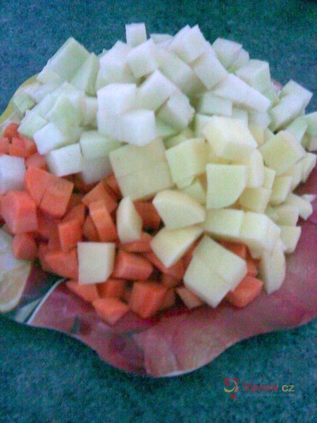Jarní zeleninová polévka - fotografie 2