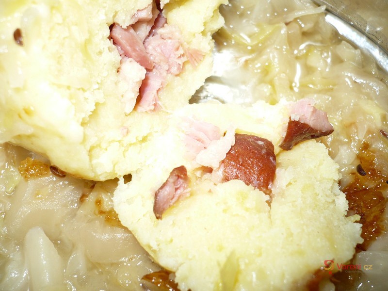 Plněné knedlíky uzeným masem - fotografie 2