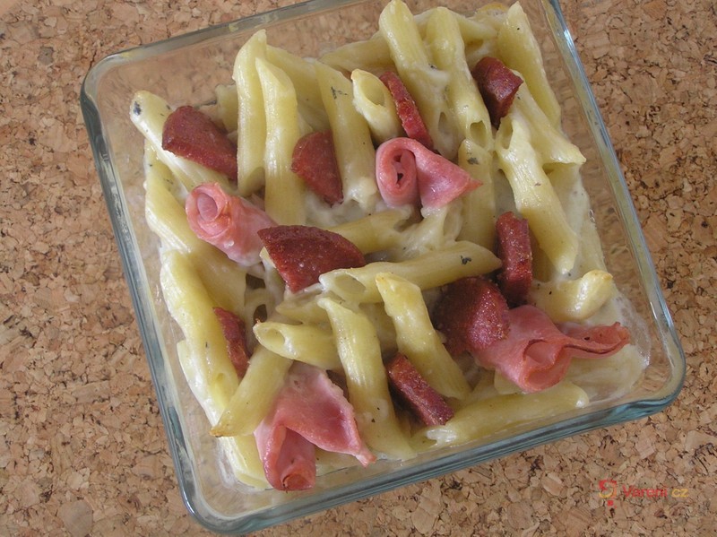 Zapečené těstoviny v bešamelu s rajčaty - fotografie 2