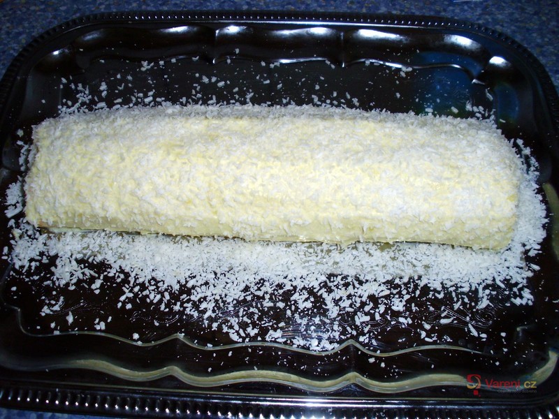 Ovocná roláda s kokosem - fotografie 2