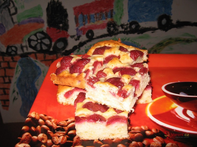 Třešňová jogurtová buchta - fotografie 2