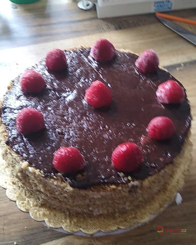 Ořechový dort s máslovým krémem - fotografie 3