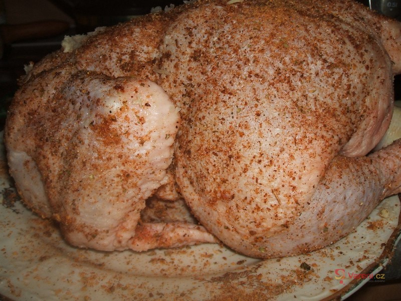 Pečené kuře s česnekem a brambory - fotografie 5