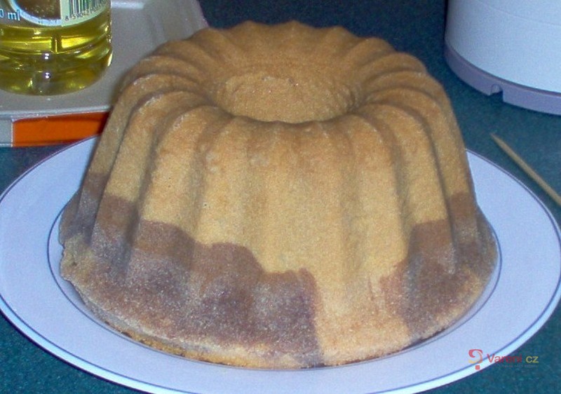 Bábovka s čokoládovou polevou - fotografie 2