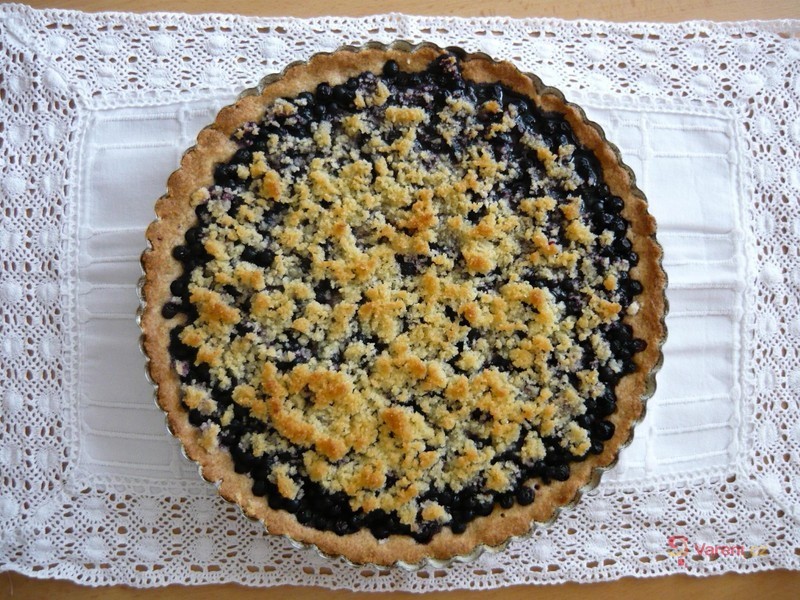 Celozrnný borůvkový koláč s drobenkou - fotografie 3