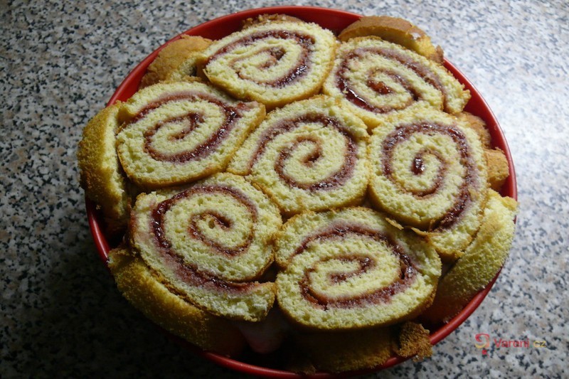 Krémová jahodová bomba - fotografie 4