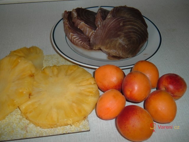 Tuňák v těstíčku s ovocem - fotografie 2