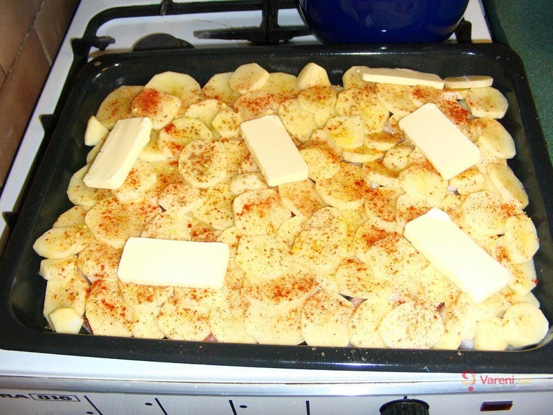 Vepřové maso zapečené s brambory ala Živánská - fotografie 5