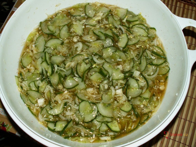 Kari okurkový salát - fotografie 5