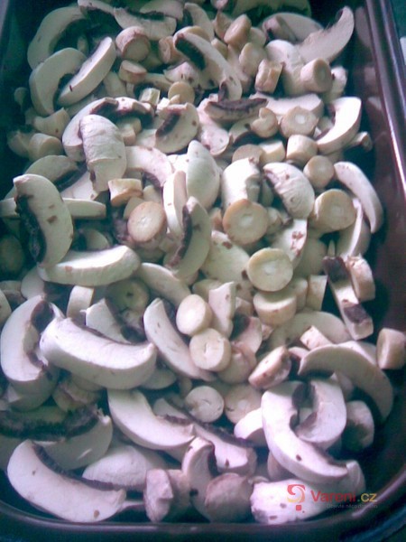 Kýta pečená na žampionech - fotografie 2