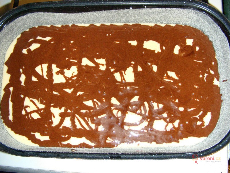 Mramorový koláč s ovocem - fotografie 2