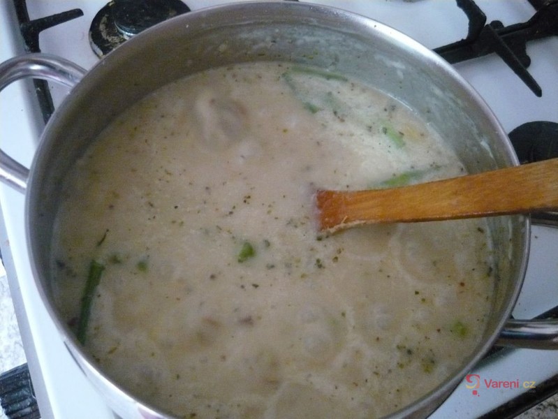 Fazolková polévka s uzeným masem - fotografie 3