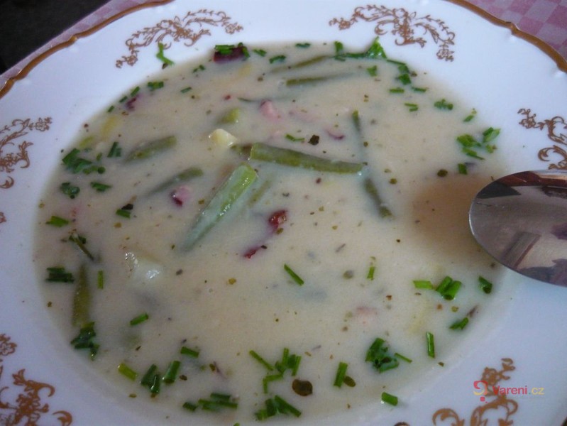 Fazolková polévka s uzeným masem - fotografie 4