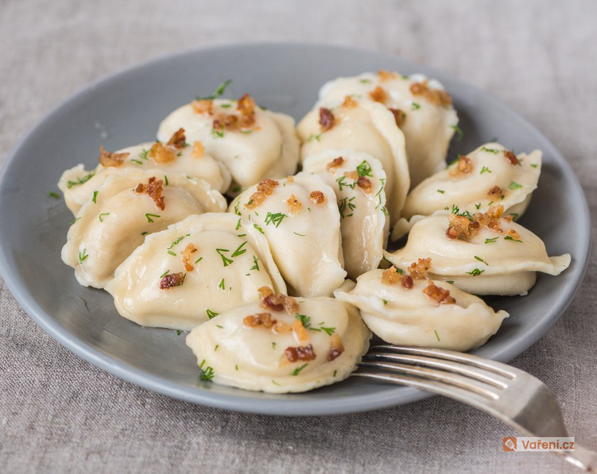 Plněné pirohy z nudlového těsta