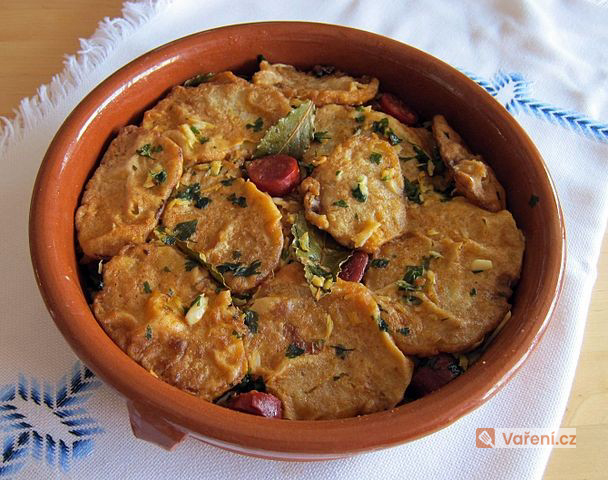 Vepřové maso zapečené s brambory ala Živánská