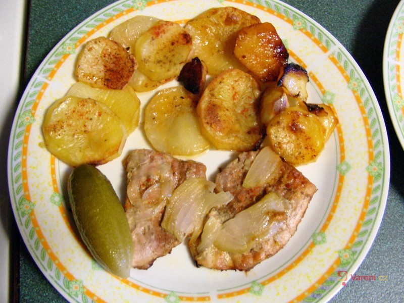 Vepřové maso zapečené s brambory ala Živánská