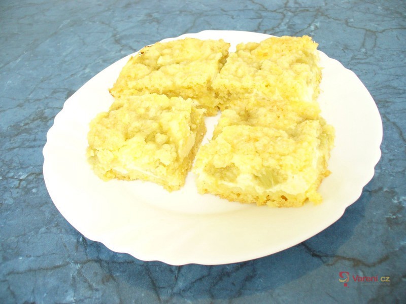 Drobenkový koláč s ovocem - fotografie 2