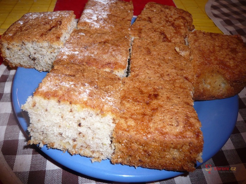 Kakaová cuketová buchta - fotografie 3