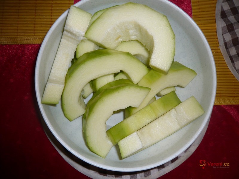 Kakaová cuketová buchta - fotografie 5