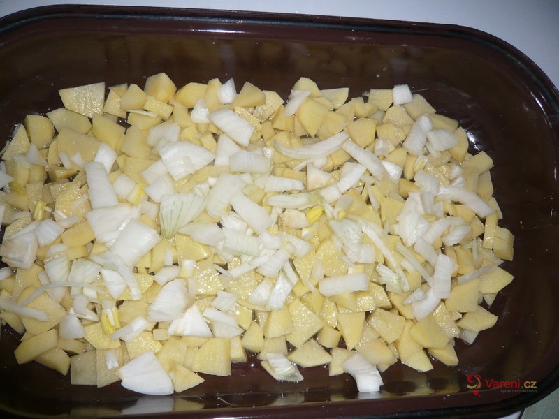 Zapečené brambory se zelím - fotografie 3