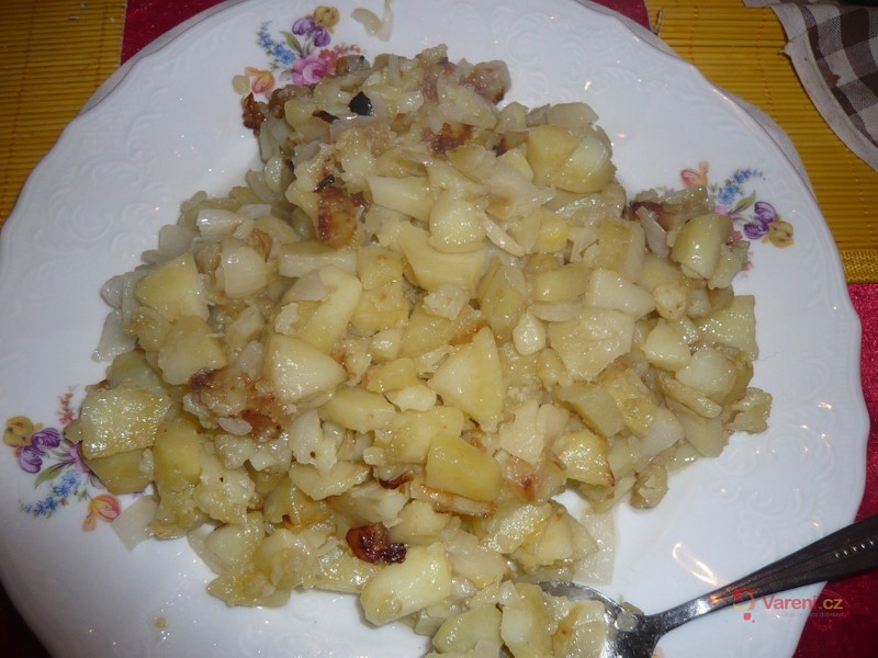 Zapečené brambory se zelím - fotografie 4