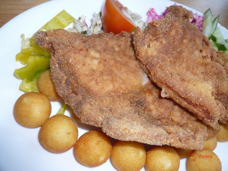 Kuřecí řízek s celerovou natí - fotografie 2