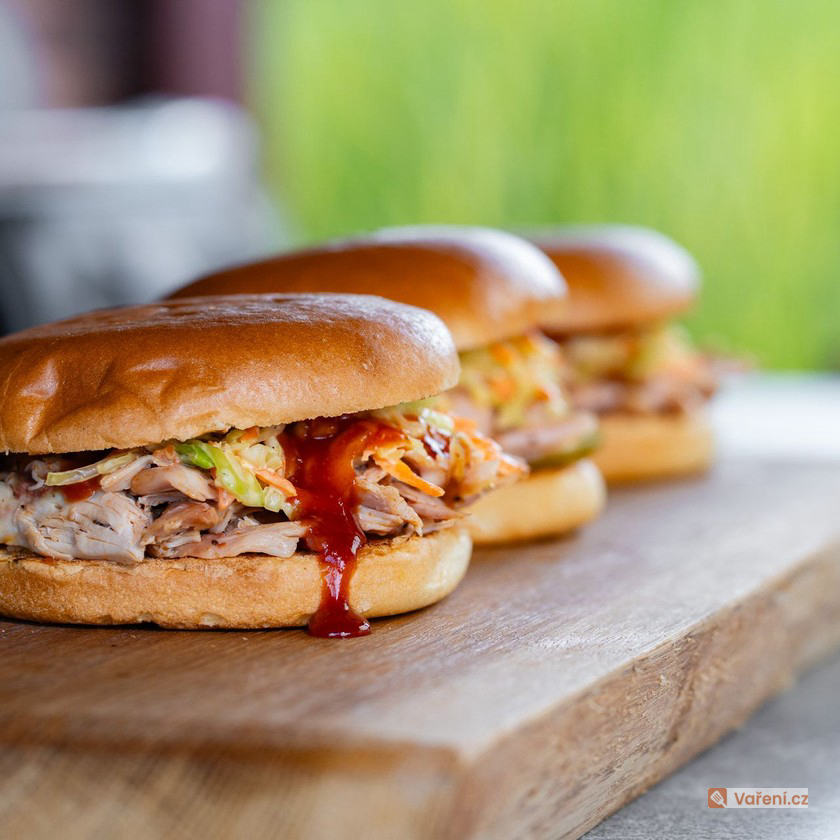 Trhané grilované kuřecí s jablečnou omáčkou - fotografie 3