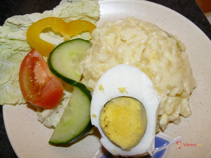 Ruská vejce na talíři