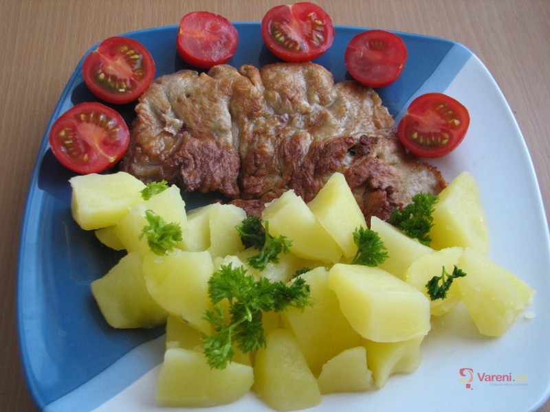 Vepřové řízky v kořeněném těstíčku - fotografie 5