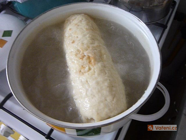 Nejjednodušší houskové knedlíky