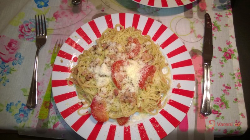 Italské špagety ala pesto