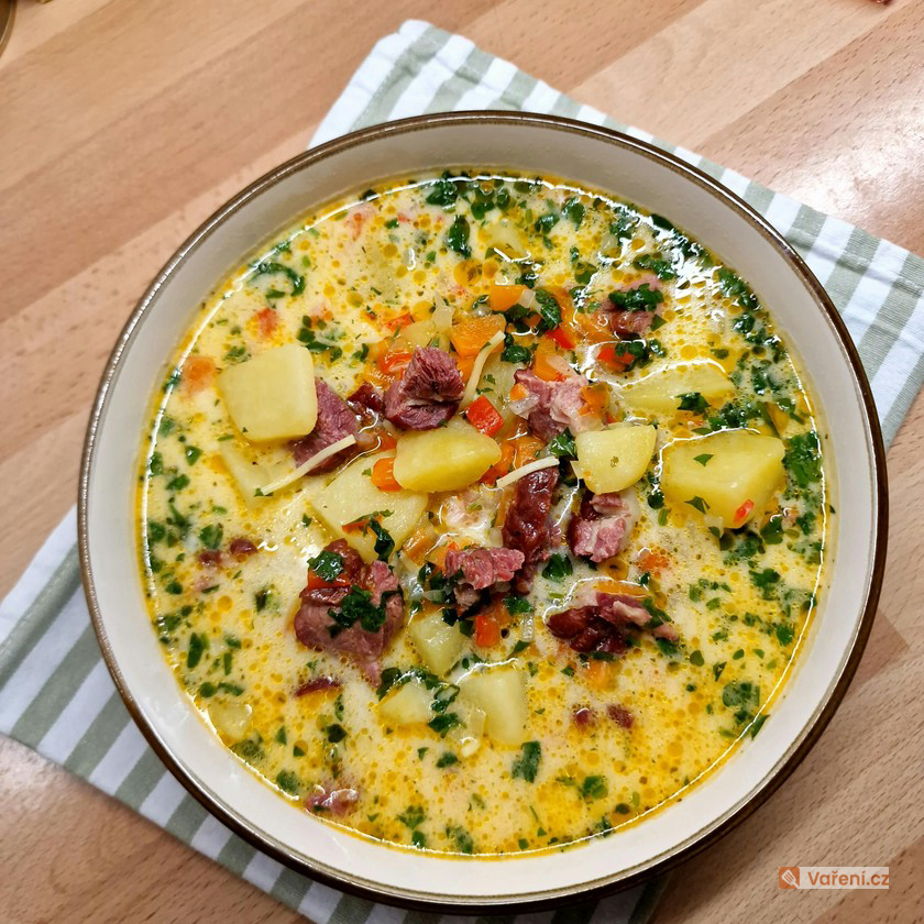 Bramborová polévka s uzeným