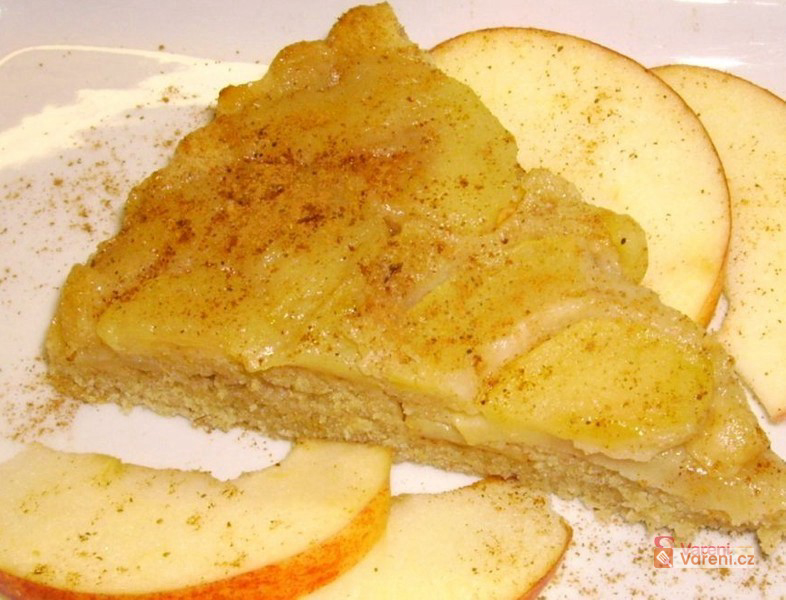 Obrácený jablečný koláč - fotografie 2