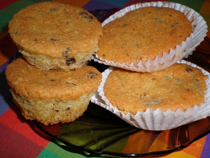 Oříškové muffiny s čokoládou
