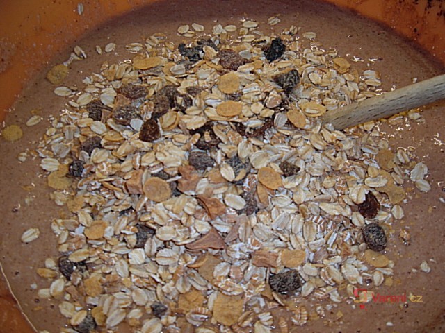 Kefírová buchta s ovocným müsli - fotografie 2