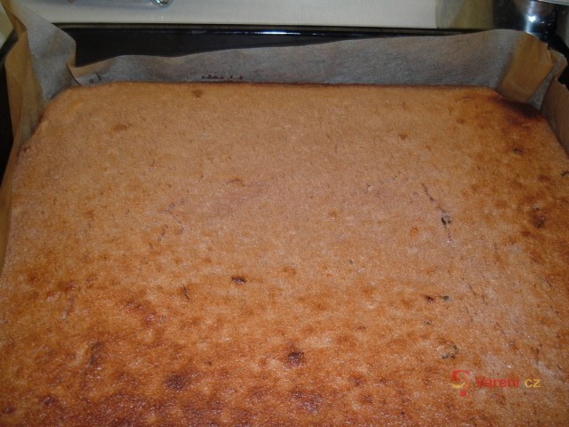 Kefírová buchta s ovocným müsli - fotografie 4