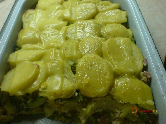 Zapečená brokolice s brambory