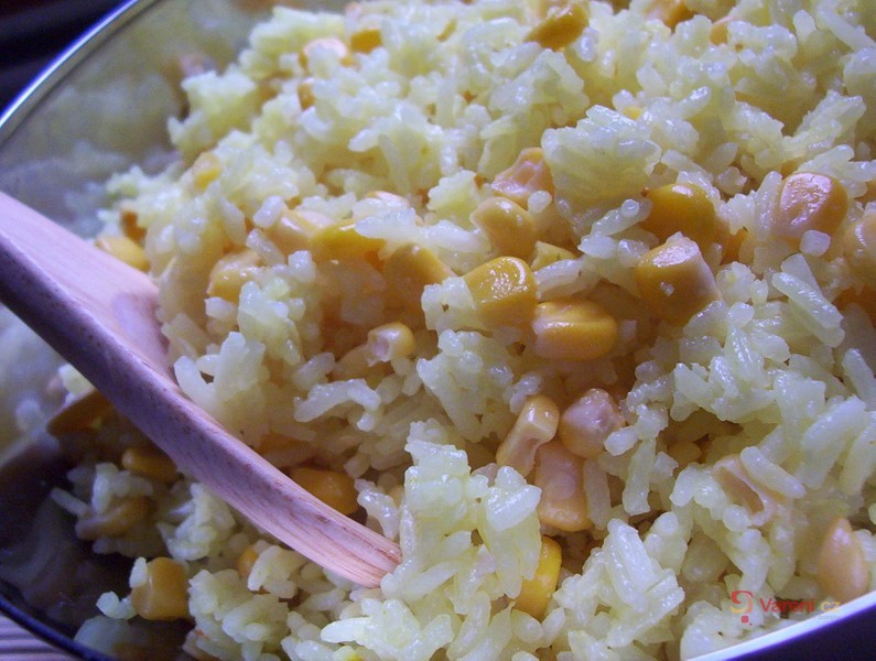 Kari rýže s kukuřicí