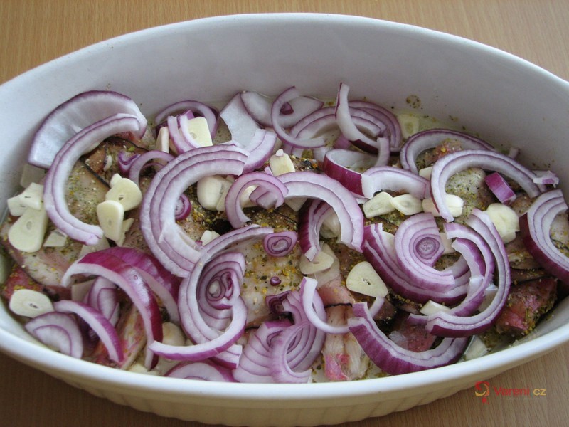 Zapečená parmice se slaninou a cibulí - fotografie 4