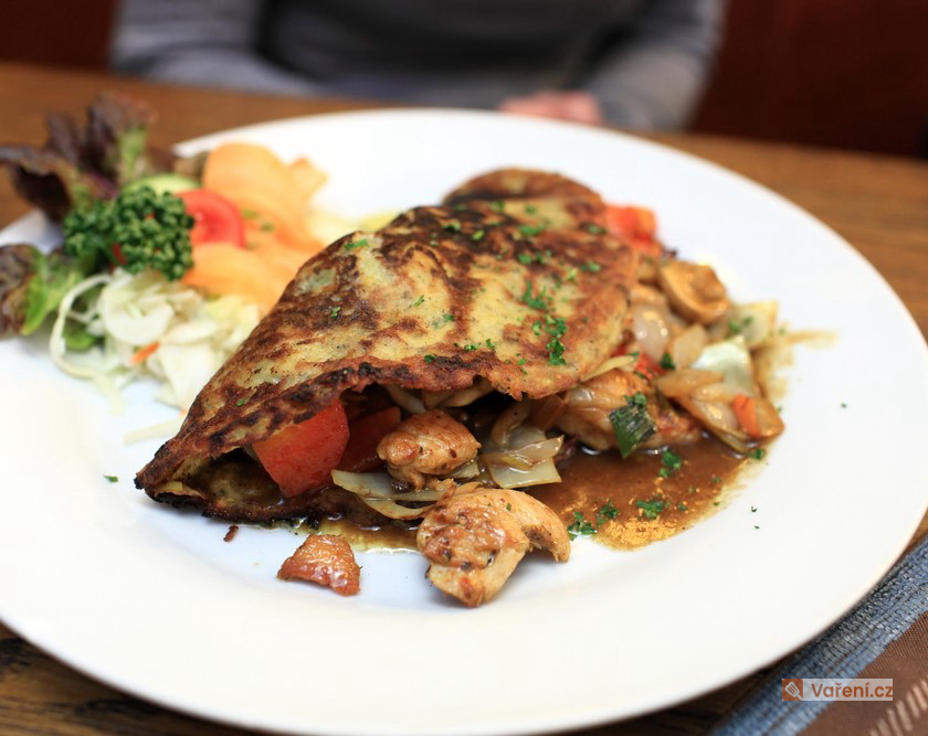 Bramboráky s masovou směsí