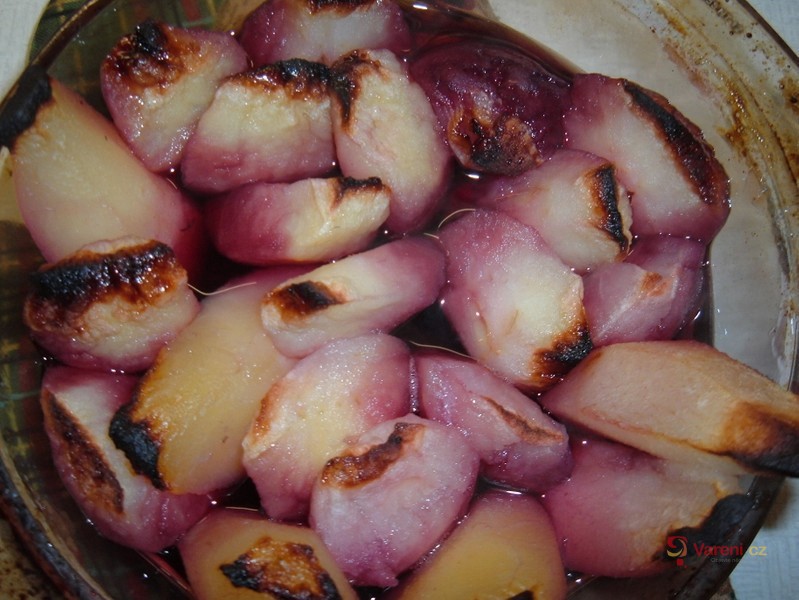 Pečená jablka s višňovým likérem