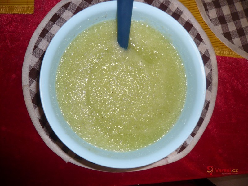 Zdravý okurkový salát - fotografie 5